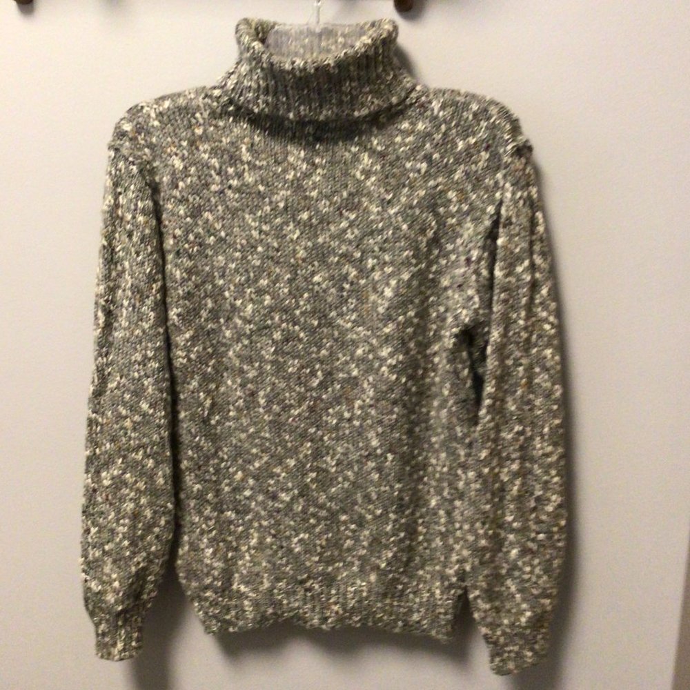 Illustrations - Vintage Gray Turtleneck Sweater with white, red, green, gold & p - Picture 5 of 7
